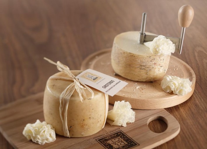 Ue approva l'uso della polvere di latte. Addio a 35 formaggi tipici del Made in Tuscany.